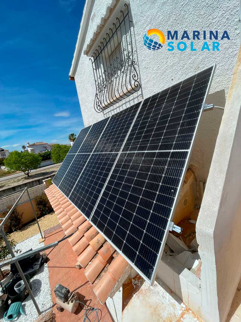 Aprovechando la energía solar en Els Poblets: Una instalación fotovoltaica con estructura de hormigón para reducir el consumo de energía eléctrica